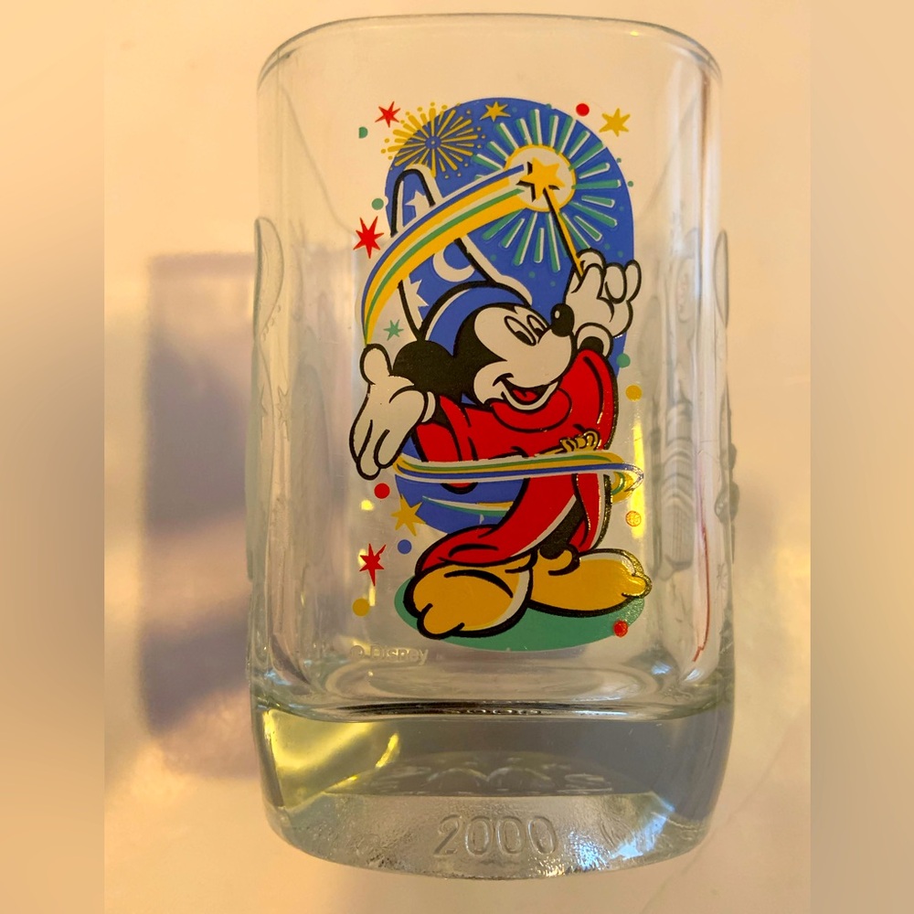 Walt Disney World Epcot Mickey Mouse 2000 McDonalds Glass Mug